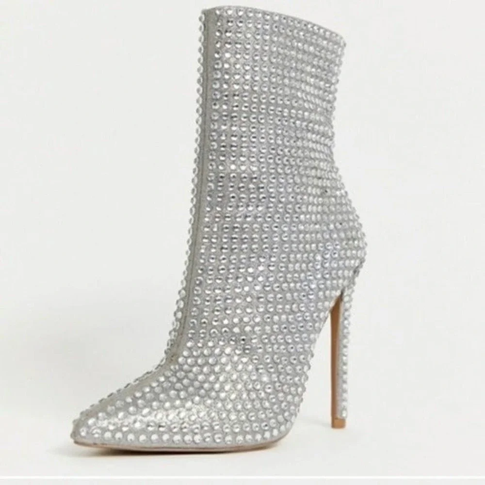NEW! STEVE MADDEN Rhinestone Boots 5.5.